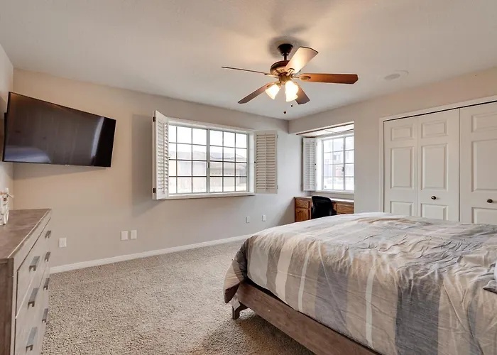 3,000 Sq Ft & Large Yard! 5br Havasu *