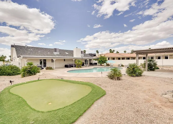 Holiday home 3,000 Sq Ft & Large Yard! 5br Havasu Lake Havasu City