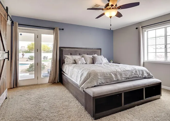 3,000 Sq Ft & Large Yard! 5br Havasu *