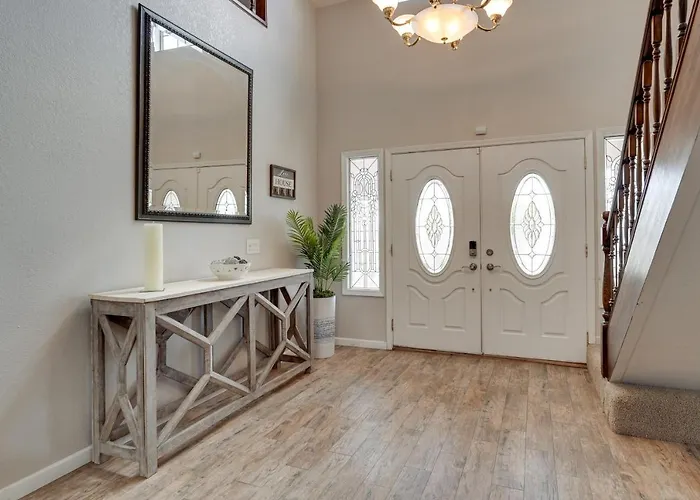 3,000 Sq Ft & Large Yard! 5br Havasu *
