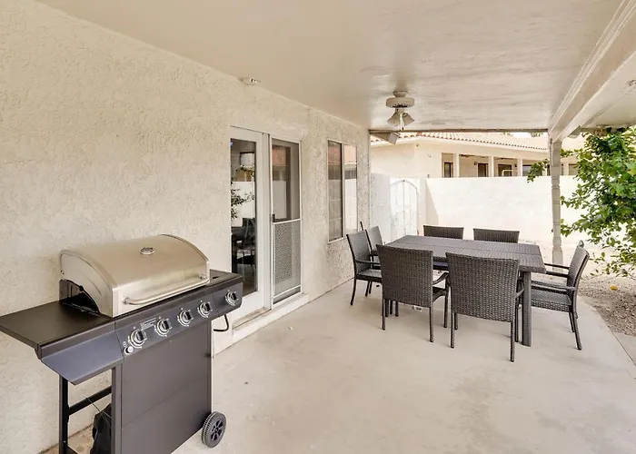 3,000 Sq Ft & Large Yard! 5br Havasu Lake Havasu City