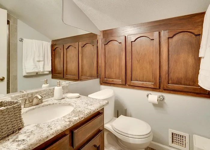 3,000 Sq Ft & Large Yard! 5br Havasu Holiday home Lake Havasu City