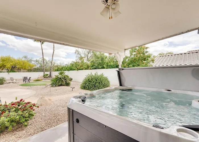 3,000 Sq Ft & Large Yard! 5br Havasu Holiday home Lake Havasu City