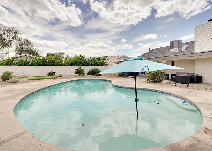 3,000 Sq Ft & Large Yard! 5br Havasu Holiday home